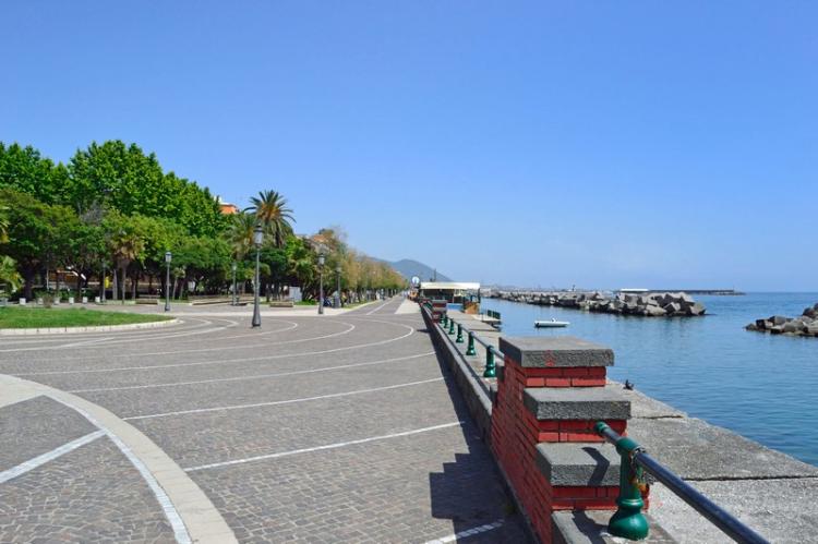 Salerno: nei weekend chiusi lungomare e villa comunale