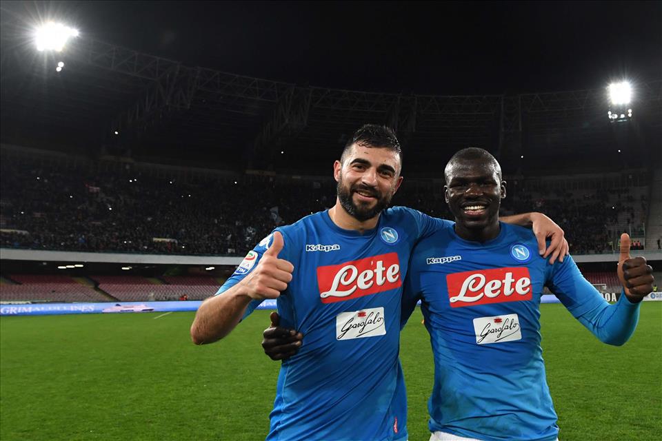 Ultime Calcio Napoli. Tre punti contro il Genoa: -2 dalla Juve