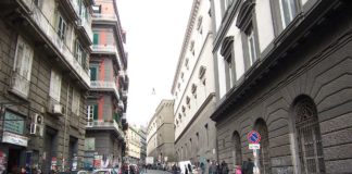Napoli, due giovani accoltellati a via Mezzocannone