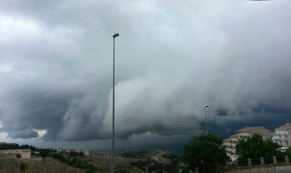 Maltempo, prosegue l'allerta meteo in Campania per temporali