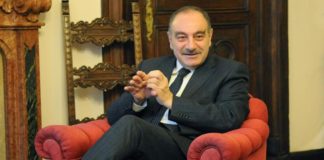 Prefetto di Salerno sospeso per insulti ai dipendenti