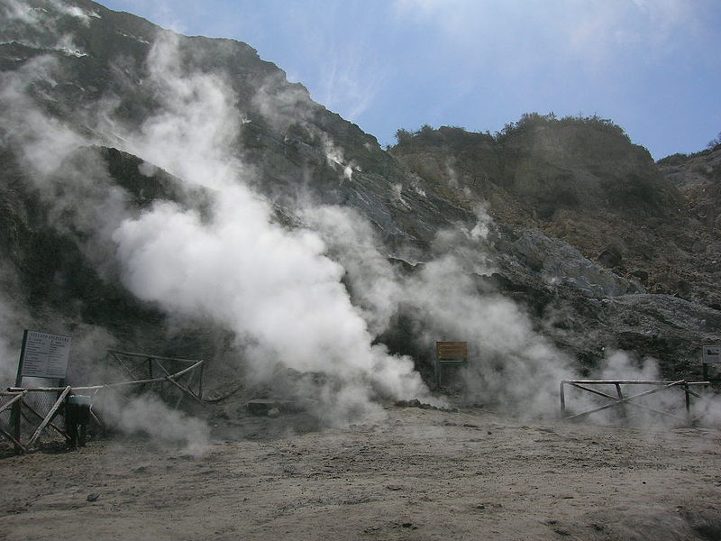 Campi Flegrei, per uno studio il supervulcano si starebbe ricaricando