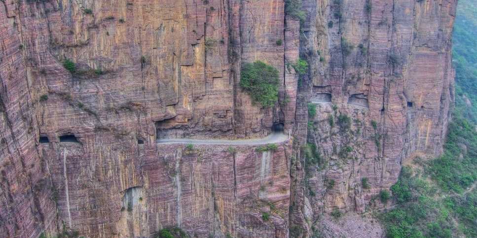 Dal Tunnel Guoliang alla Dalton, ecco le strade più pericolose al mondo