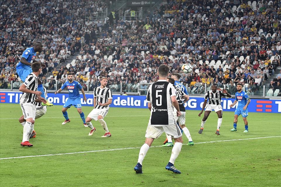 Calcio Napoli: vittoria leggendaria. 1-0 in casa della Juventus