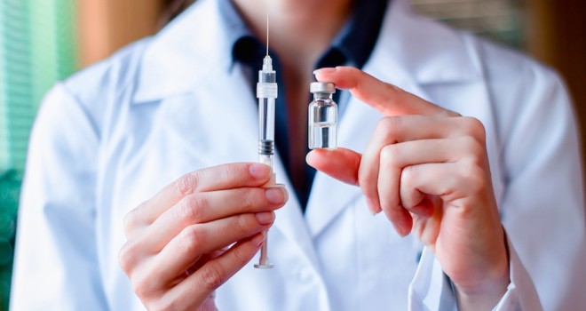 Vaccino anti Covid 19, Pfizer chiede l’ok all’Ema: risposta entro fine 2020