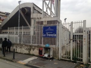 Circumflegrea, vandalismi e minacce: la fermata Trencia chiude alle 18