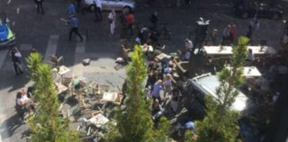 Terrorismo a Münster, in Germania, dove un furgone è piombato sui passanti e sui clienti dei tavoli all'aperto del ristorante Kiepenkerl. 