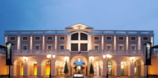 A La Reggia Designer Outlet Serena Rossi per l'evento 'La valigia di...'