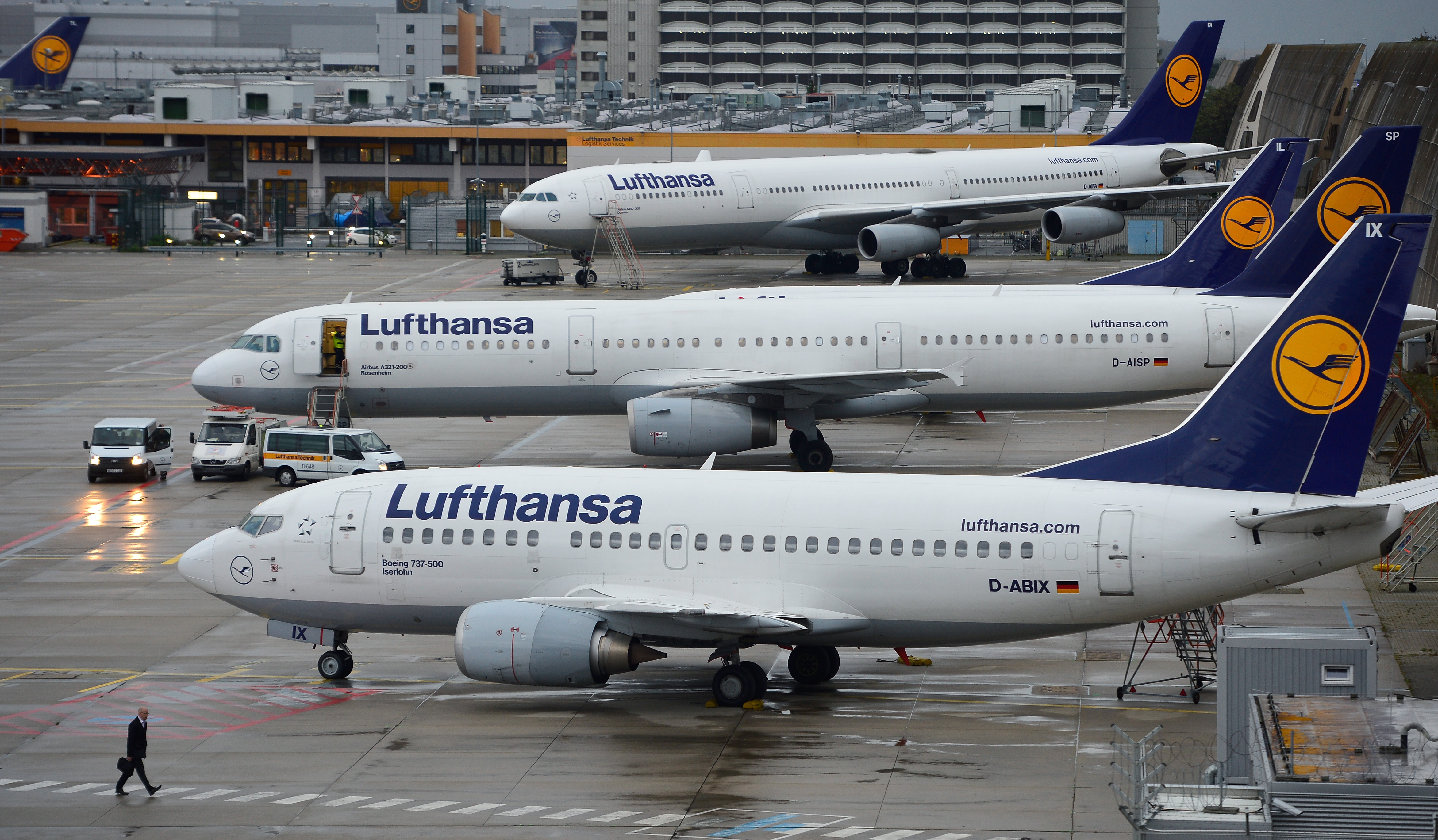 Lufthansa, 800 voli cancellati a causa di uno sciopero