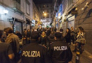 Cronaca di Napoli, aggrediti e accoltellati a Chiaia: arrestati due 21enni