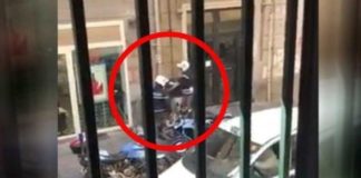Napoli, video choc di poliziotti violenti. Il questore apre un'inchiesta