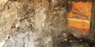 Pompei, scoperto tunnel del XVIII secolo con anfore, vasi e affreschi