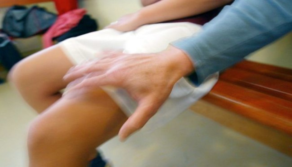 Qualiano, 43enne abusava delle bimbe sul pianerottolo di casa Qualiano, 43enne abusava delle bimbe sul pianerottolo di casa