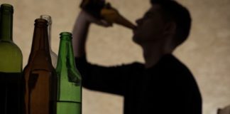 Esce dal coma il 13enne ricoverato dopo un mix di alcol e droga