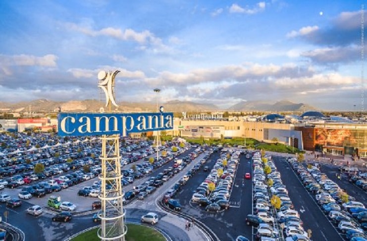 Centro commerciale Campania, arrestate 4 ragazze: rubavano vestiti