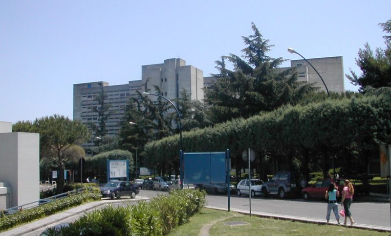 Napoli, Rione Alto: 43enne sorpreso a rubare nel parcheggio del Policlinico