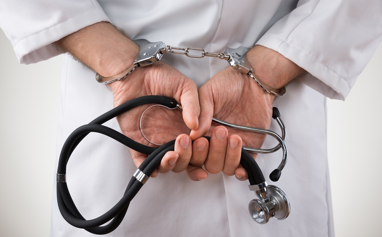 False ricette: arrestato un medico e fermati 3 farmacisti nel Vesuviano