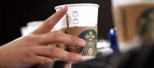 Crollo in borsa per Starbucks, chiudono 150 caffetterie