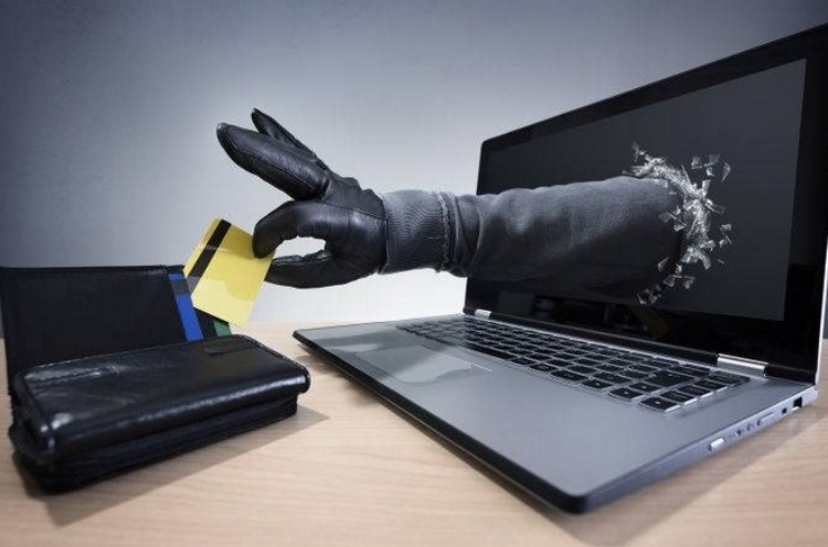 Banche, dal web una nuova minaccia: il virus svuota conto corrente