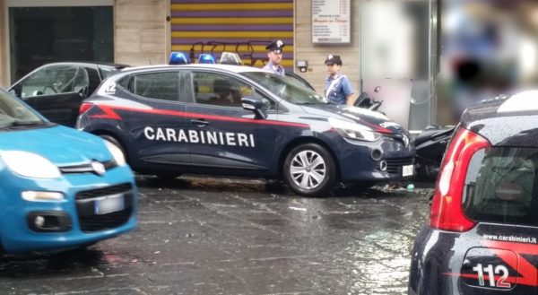 Napoli, Posillipo: minacciano l’avvocato, arrestati padre e figlio