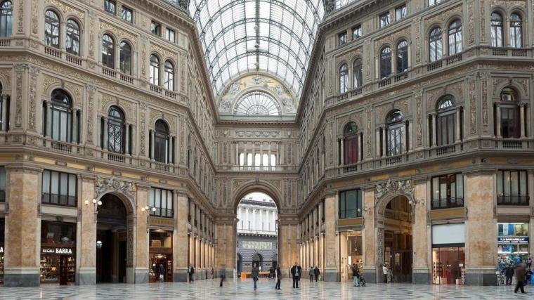 Galleria Umberto, guardiania notturna e chiusura varchi