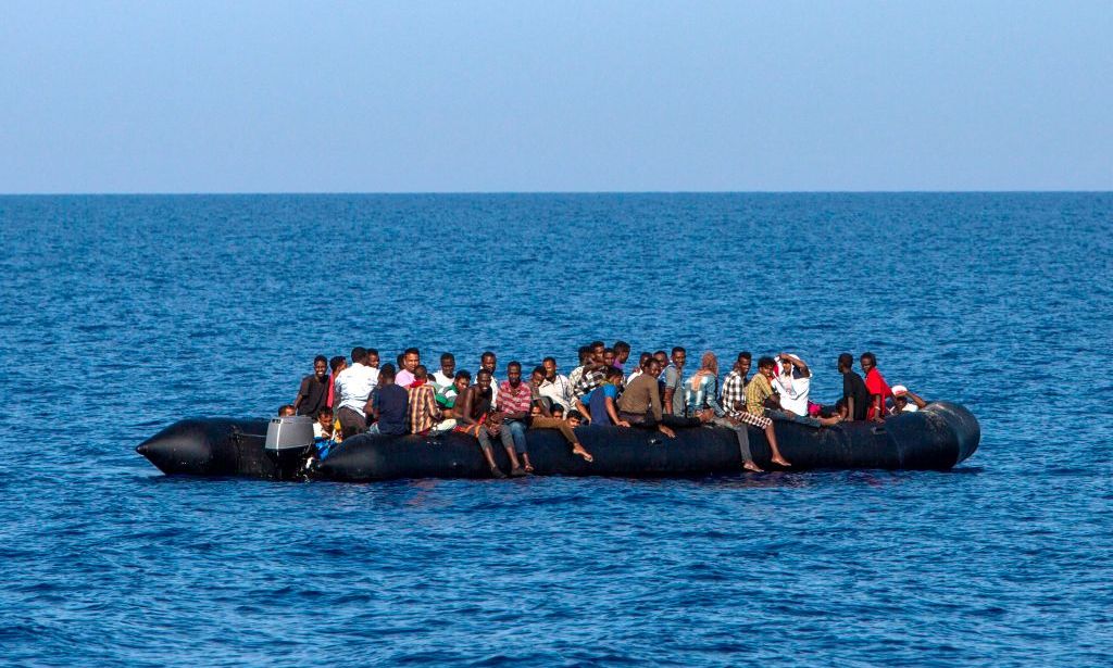 Migranti, nuova strage: 100 morti nelle acque libiche (tra cui tre neonati)