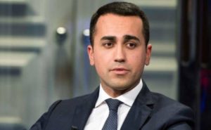 Internet, Luigi Di Maio: “Mezz’ora al giorno gratis per bisognosi”