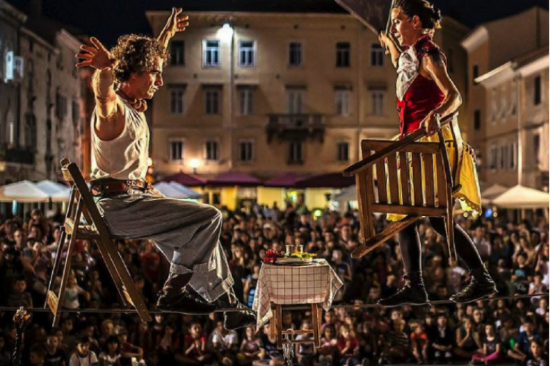 Al via il Napoli Strit Festival con Aluei a Piazza Dante