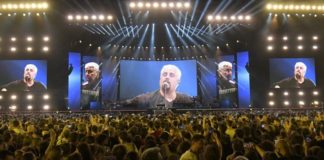 Pino è, serata di emozioni al San Paolo in omaggio al “Nero a metà”