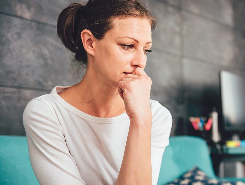 Menopausa: la guida per orientarsi tra i sintomi e le domande più frequenti delle donne