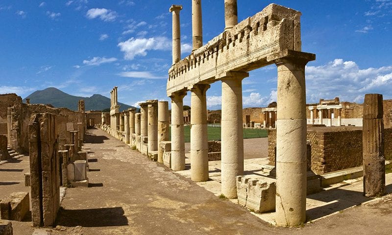 Pompei, scoperte guide turistiche abusive: 2 denunce