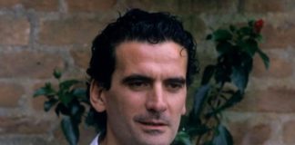 Massimo Troisi, l'omaggio di Gloria Vocaturo con il libro "Troisi, 'O ssaje comme fa 'o core"