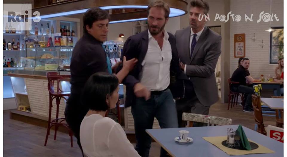 Un Posto al Sole, anticipazioni: Marina viene speronata da un'auto Un Posto al Sole, anticipazioni: Marina viene speronata da un'auto