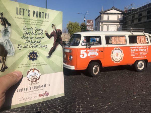 Vomero, Stairs Coffee festeggia l'anniversario con un party vintage anni 50