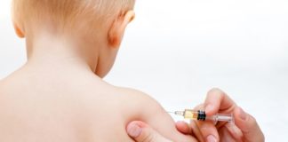 Vaccini a Napoli, 1000 bambini non protetti contro varicella