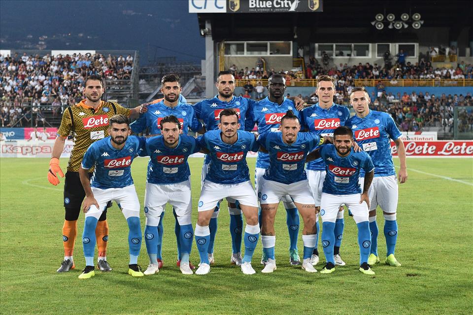 Calcio Napoli, 2-0 al Chievo con incoraggianti segnali