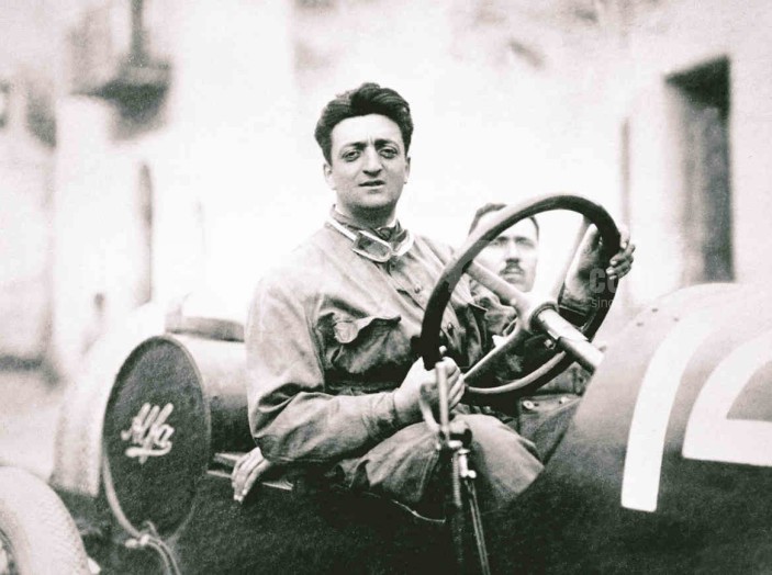 Enzo Ferrari: Da ragazzino sognatore a pilota dei primi anni Venti Enzo Ferrari: Da ragazzino sognatore a pilota dei primi anni Venti