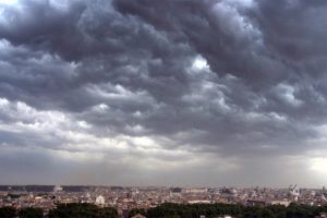 Protezione civile proclama allerta meteo in Campania fino alle 20