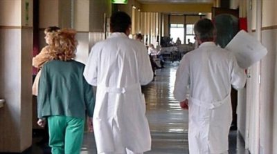 Sant’Angelo dei Lombardi, choc in ospedale: aggrediti medico e infermiera