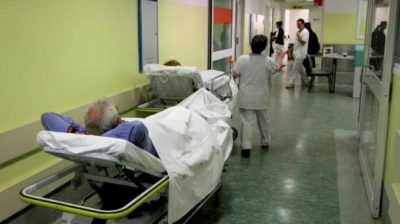 Emergenza Pronto Soccorso: A Napoli è stato proposto di chiudere di notte. Durante il periodo estivo nei 250 Dea, dipartimenti di emergenza e accettazione, di primo e secondo livello è allarme per la mancanza di personale medico. 