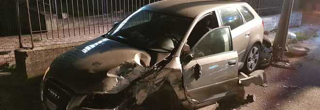 Salerno, tragico incidente: 5 giovani feriti Salerno, tragico incidente: 5 giovani feriti