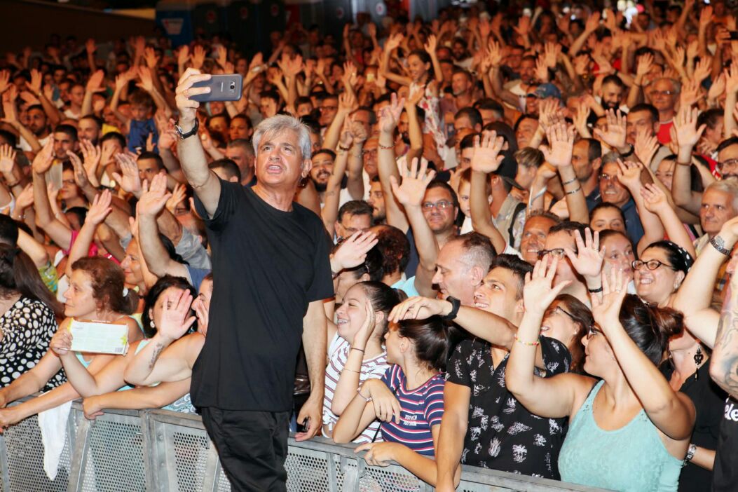 Ragazza We Can Dance 2018, che si è svolta presso il C.C. Jambo di Trentola Ducenta, la carovana riprenderà il suo viaggio a settembre. Ragazza We Can Dance 2018, che si è svolta presso il C.C. Jambo di Trentola Ducenta, la carovana riprenderà il suo viaggio a settembre.