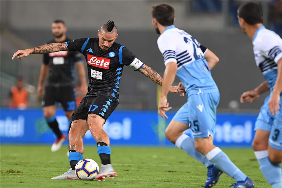 Calcio Napoli, gli azzurri vincono contro la Lazio: 1-2