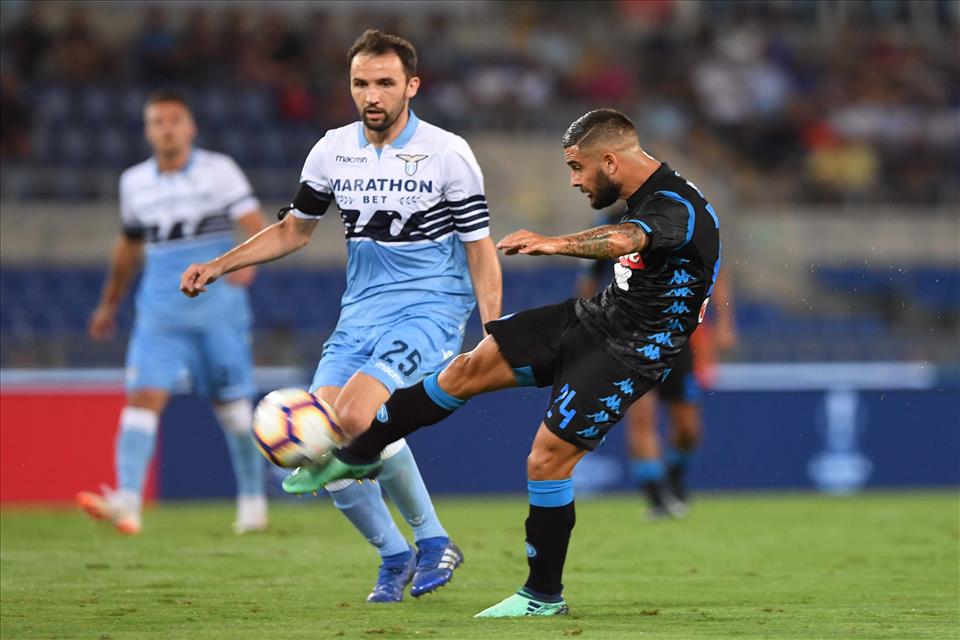 Calcio Napoli, gli azzurri vincono contro la Lazio: 1-2
