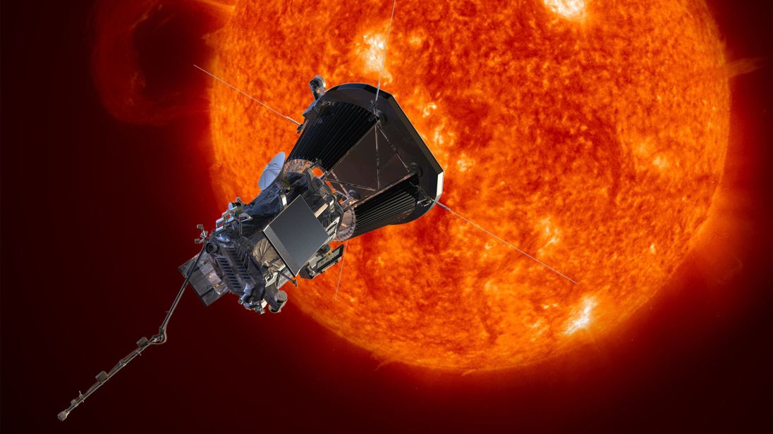 Lanciata la sonda Parker Solar Probe, la prima destinata a sfiorare il Sole
