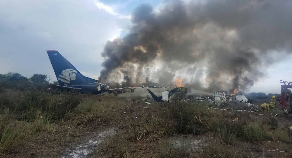 Miracolo in Messico: aereo si schianta al suolo, ma non ci sono vittime