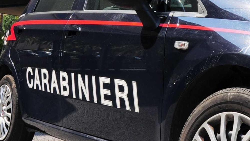 Giugliano in Campania, bruciavano plastica e rifiuti: tre arresti