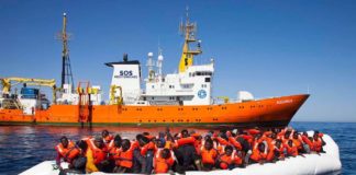 Guardia Costiera soccorre 170 migranti, Salvini: "Viminale non sapeva"