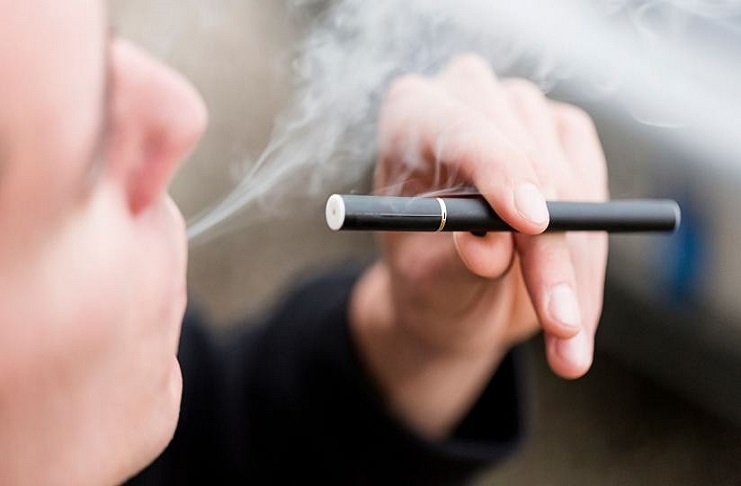Fumo, aumenta tra i giovani l'uso delle sigarette fatte a mano