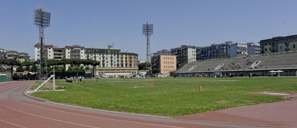 Napoli, odore chimico da lavori allo stadio Collana: evacuato il liceo Pansini